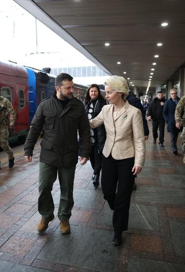 UPDATE: Ursula von der Leyen este la Kiev: Mă aflu aici pentru a discuta despre calea Ucrainei către aderarea la UE