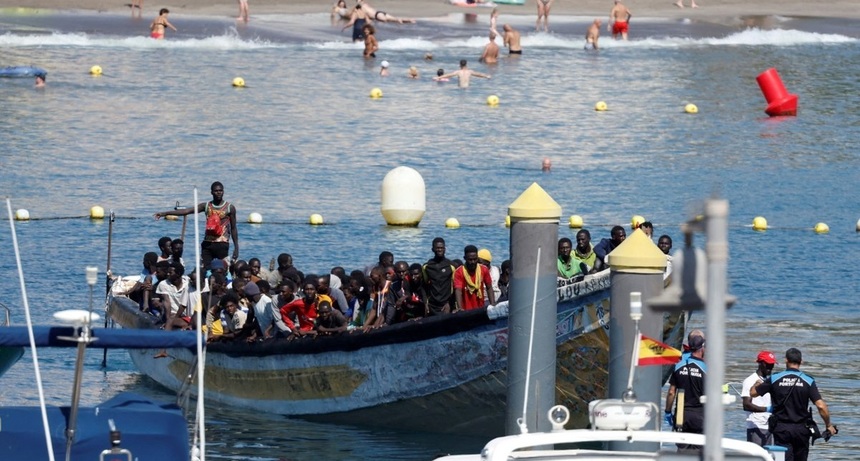 Peste 500 de migranţi, salvaţi în largul Insulelor Canare