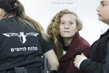 Armata israeliană o arestează pentru "incitare la terorism" pe Ahed Tamimi, o tânără activistă palestiniană devenită celebră în 2018