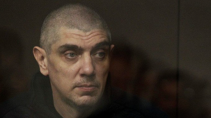 Un militar ucrainean, Anton Cerednik, condamnat la 19 ani de închisoare de un Tribunal Militar din Rusia privind uciderea unui civil care a pronunţat greşit ”pâine” în ucraineană, în timpul asediului Mariupolului. Trei militari ucraineni, condamnaţi de oc