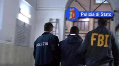 Vastă operaţiune antimafia în Sicilia şi la New York. Şapte arestări în Palermo şi zece la New York, într-o anchetă cu privire la extorcare, licitaţii trucate şi incendiere criminală vizând clanul Gambino