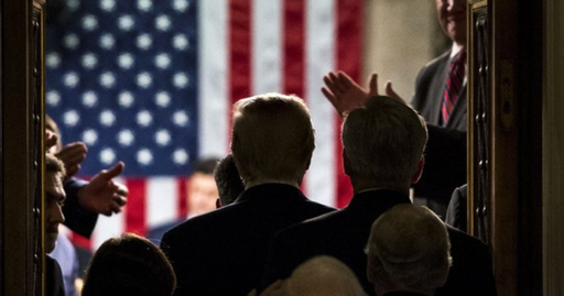 Trump, comparat cu Hitler de către Casa Albă, după ce-şi cataloghează opozanţii drept ”paraziţi” de Ziua Veteranilor, într-un miting în New Hampshire
