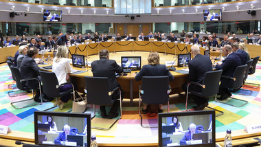 UE nu va atinge obiectivul de un milion de piese de muniţie destinate Kievului, anunţă Pistorius înaintea unei reuniuni a miniştrilor Apărării Celor 27 la Bruxelles. Uniunea a livrat 300.000 din stocuri şi poate produce până la 700.000