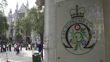 Curtea Supremă britanică stabileşte că expulzarea solicitanţilor de azil în Rwanda este ilegală şi respinge un apel al Guvernului Sunak. Rwanda nu poate fi considerată o ţară terţă sigură