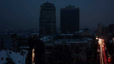 Zeci de mii de ucraineni din 122 de localităţi, fără curent în urma unor atacuri ruseşti în sudul şi estul Ucrainei. Zelenski se aşteaptă la o ”iarnă grea”