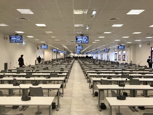 Peste 200 de persoane au fost condamnate în "mega-procesul" mafiei italiene din Calabria. Aproape 5.000 de ani de închisoare fuseseră ceruţi împotriva a peste 300 de membri ai 'Ndrangheta. A fost construit special un tribunal de înaltă securitate