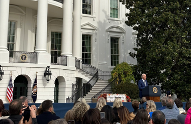 Joe Biden sărbătoreşte 81 de ani în intimitate cu familia şi continuă să fie criticat din cauza vârstei