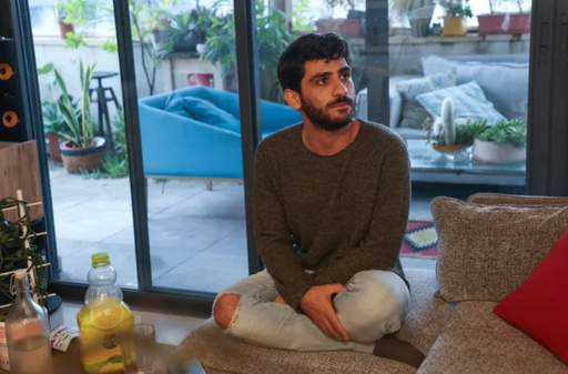 Moartea ca erou a unui militar gay schimbă legea în Israel. Knessetul acordă drepturi egale concubinilor heterosexuali şi homosexuali, după lupta lui Omer Ohana, partenerul căpitanului Sagi Golan, ucis la Beeri după atacul de la 7 octombrie