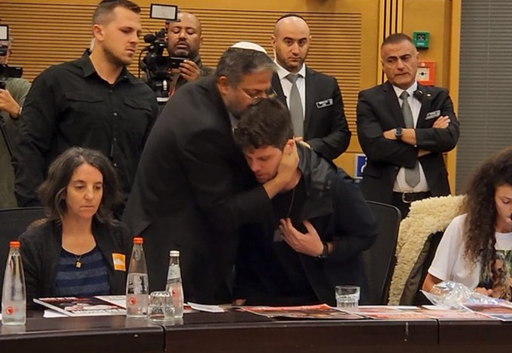 Extrema dreaptă insultă familiile ostaticilor Hamas în Knesset, care ”n-au monopolul durerii”. Scene îngreţoşătoare, scrie presa israeliană, la prezentarea unui proiect de lege privind pedepsirea cu moartea a ”teroriştilor”