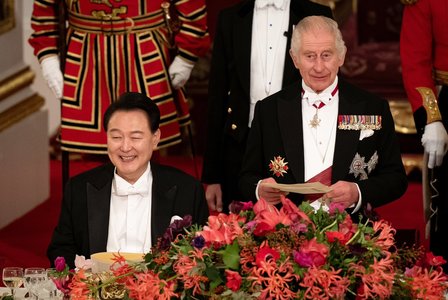 Banchet de stat opulent, la Palatul Buckingham, în onoarea preşedintelui sud-coreean Yoon Suk Yeol / Vedetele Blackpink şi BTS, menţionate de Regele Charles în discurs / Ce se aşteaptă de la vizită - FOTO
