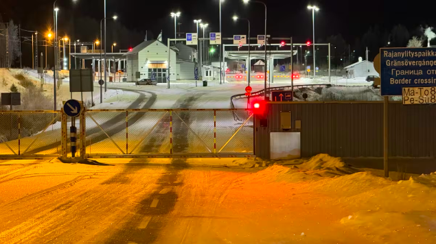 UE trimite zeci de poliţişti la frontiera Finlandei cu Rusia