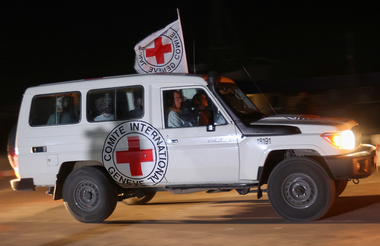 UPDATE - Douăzeci şi patru de ostatici eliberaţi de Hamas, anunţă Comitetul Internaţional al Crucii Roşii/ Ostaticii eliberaţi au sosit în Israel/ Patru copii şi şase femei, printre ei/ 39 de deţinuţi palestinieni, eliberaţi din închisori israeliene