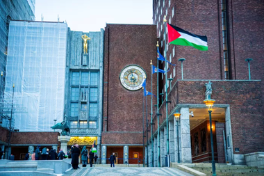 Primăria din Oslo arborează steagul palestinian, în semn de solidaritate cu palestinienii