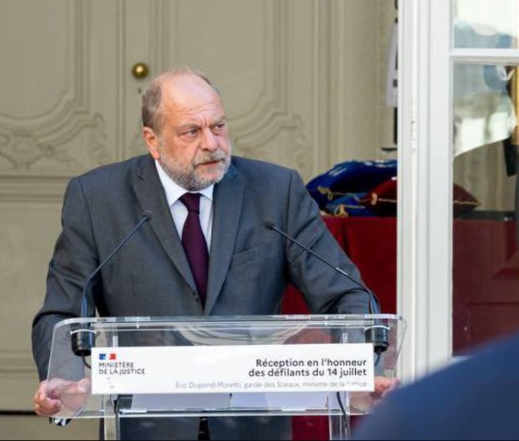Ministrul francez al justiţiei a fost găsit nevinovat în procesul în care era acuzat de conflict de interese