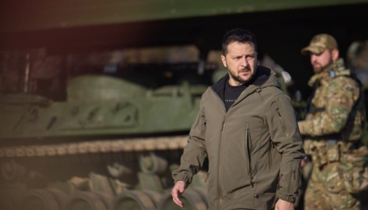 Zelenski, în vizită în apropierea liniei frontului, în regiunea Harkov. Un mort şi zece răniţi în trei oraşe din estul Ucrainei