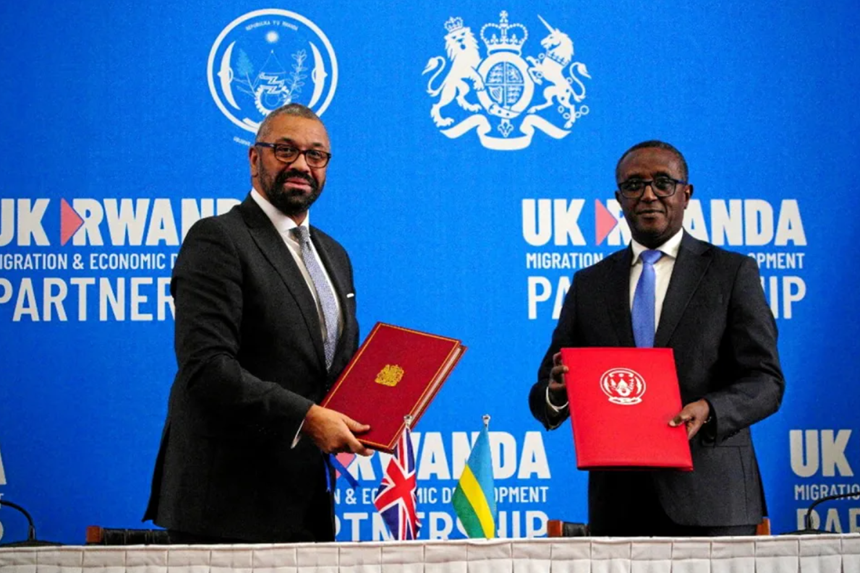 UPDATE-Guvernul Sunak semnează un nou tratat cu Rwanda privind expulzarea migranţilor ilegali, la trei săptămâni după ce Curtea Supremă britanică a respins un acord în acest sens ca ”ilegal”