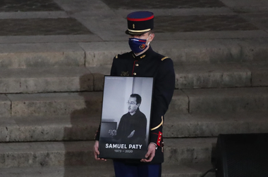 Şase elevi implicaţi în decapitarea lui Samuel Paty, condamnaţi la închisoare cu suspendare
