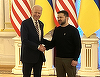 Biden îl va primi la Casa Albă, marţi, pe Volodimir Zelenski