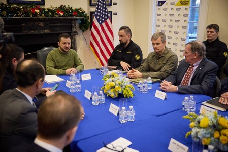 Preşedintele Ucrainei s-a întâlnit în SUA cu directori ai companiilor americane din domeniul apărării / Zelenski a vorbit despre ideea înfiinţării unui centru de apărare în Europa, care va fi localizat în Ucraina