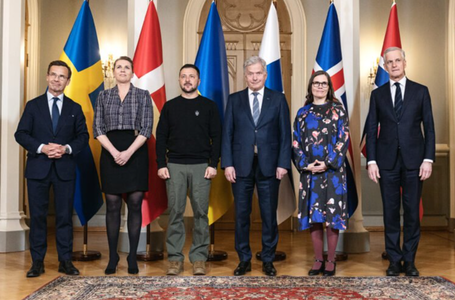 Zelenski efectuează o vizită-surpriză la Oslo şi se întâlneşte cu liderii celor cinci ţări nordice, unii dintre principalii donatori ai Ucrainei. Suedia anunţă un ajutor militar în valoare de 190 de milioane de euro