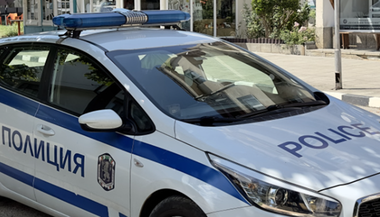Un român găsit mort după ce şi-a rănit prin împuşcare partenera bulgăroaică, o manichiuristă, într-un coafor la Ruse. Bărbatul s-ar fi sinucis. O anchetă în curs
