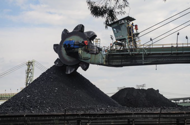 Consumul mondial de cărbune înregistrează un record istoric în 2023, anunţă Agenţia Internaţională a Energiei. Consumul a scăzut puternic în UE şi SUA şi a crescut în China, India şi Indonezia