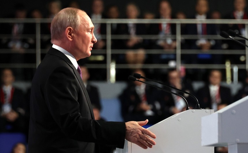 Putin va candida la preşedinţie ca independent - surse RIA 
