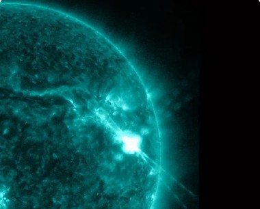 Soarele a emis cea mai puternică erupţie solară din ultimii ani, care a perturbat comunicaţiile pentru câteva ore - VIDEO