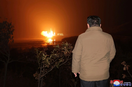 Coreea de Nord a lansat o rachetă balistică în direcţia Mării Japoniei acuzând SUA că exerciţiile pe care le desfăşoară în regiune reprezintă "o avanpremieră a unui război nuclear"