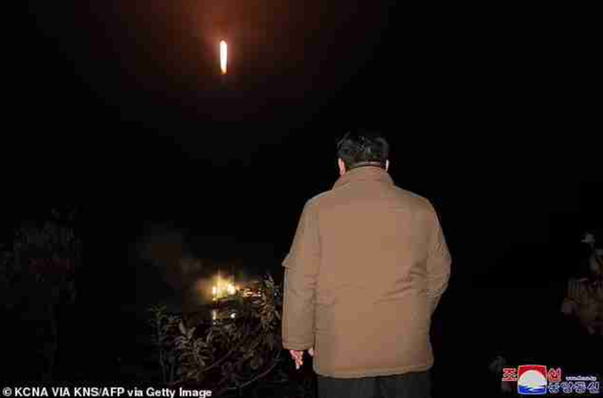 Coreea de Nord a testat o rachetă balistică intercontinentală cu o rază de acţiune ce poate lovi SUA. Este a doua lansare la care Phenianul procedează în decurs de câteva ore