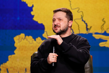 Zelenski neagă o ruptură cu comandantul armatei Valeri Zalujni. ”De ce să ajut pe cineva dezvoltând această temă? Am relaţii de lucru cu Zalujni”