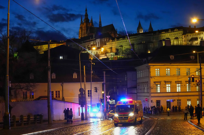 Zi de doliu, declarată în Cehia după ce 14 persoane au fost ucise la o universitate din Praga de către un bărbat înarmat / Ce se ştie despre autorul atacului