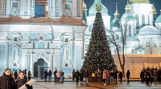 Ucraina sărbătoreşte Crăciunul luni, la 25 decembrie, şi nu la 7 ianuarie odată cu Rusia