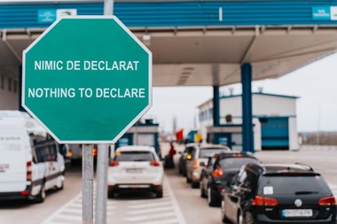 Şoferii care vor să treacă din Republica Moldova în România se vor putea programa la o coadă virtuală de aşteptare, transmiţând în avans ora la care estimează să ajungă