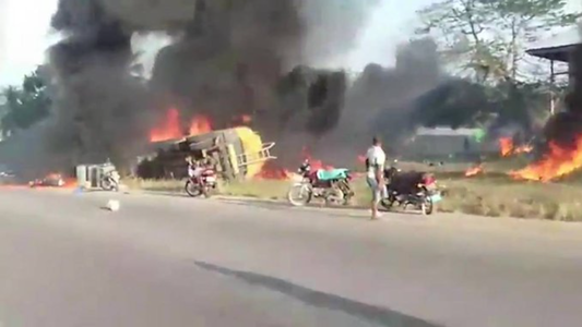 Preşedintele liberian George Weah îşi exprimă ”compasiunea profundă” după explozia unui camion cisternă soldată cu 40 de morţi şi zeci de răniţi