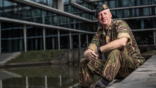 Comandantul armatei olandeze avertizează în privinţa unui război cu Rusia