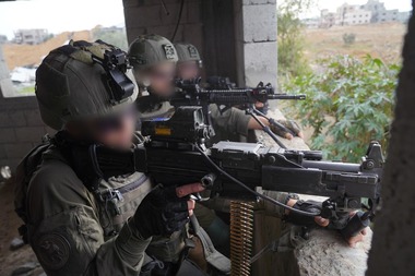 Un soldat israelian captiv a fost ucis în Gaza într-un atac aerian israelian, susţine o grupare palestiniană