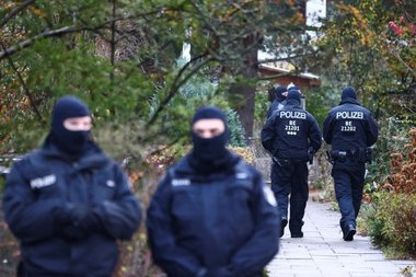 Mii de poliţişti au fost desfăşuraţi la Berlin pentru noaptea Anului Nou