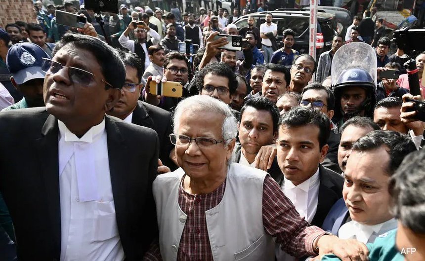 Muhammad Yunus, laureat al Premiului Nobel pentru pace, a fost condamnat pentru nerespectarea legislaţiei muncii din Bangladesh
