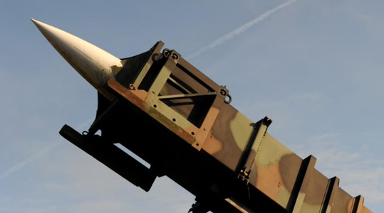 Germania, Spania, Olanda şi România semnează un contract privind achiziţia a până la 1.000 de rachete de tip Patriot, în valoare de 5,5 miliarde de dolari, anunţă NATO. Contractul prevede lansarea unei instalaţii de producţie în Germania, o coîntreprinder
