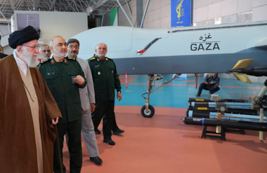 Liderul suprem iranian, ayatollahul Ali Khamenei, şi preşedintele iranian Ebrahim Raisi ameninţă cu un ”răspuns dur” după dubla explozie de la Kerman, în sudul Iranului, la comemorarea a patru ani de la asasinarea lui Soleimani. Guvernul decretează joi o zi de doliu naţional