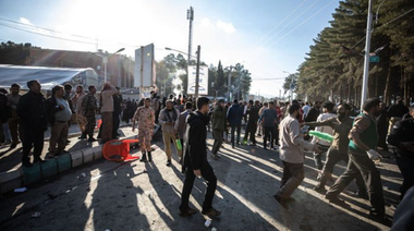 Washingtonul respinge drept ”absurdă” orice sugestie privind o implicare a SUA sau Israelului în atentatul de la Kerman în Iran. Exploziile, provocate de ”bombe ascunse în două rucsacuri”, declanşate prin telecomandă, la un interval de zece minute, scrie presa iraniană