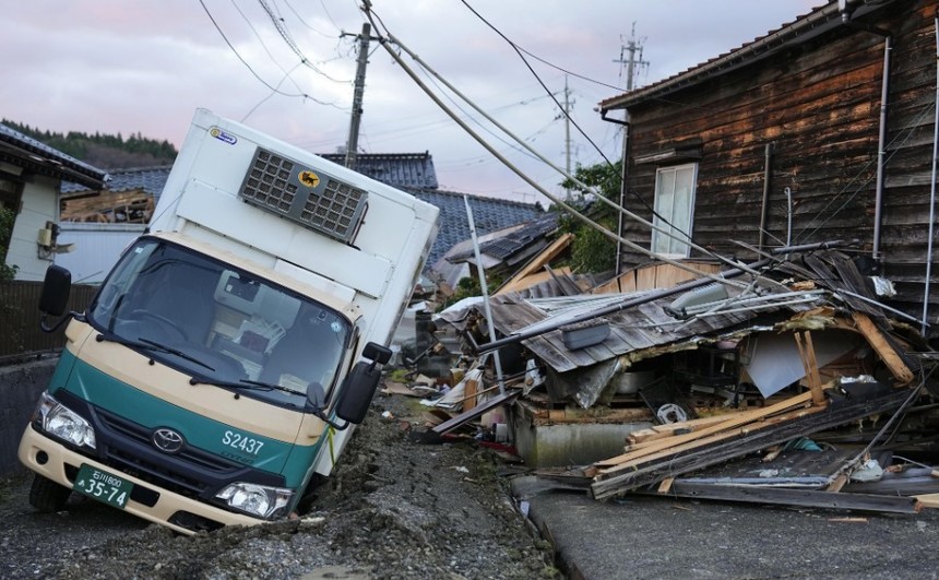 Japonia acceptă ajutor pentru cutremur deocamdată numai de la Statele Unite. Bilanţul seismului a ajuns la 92 de morţi şi peste 200 de dispăruţi