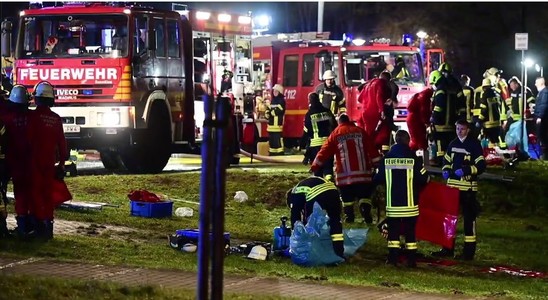 Patru persoane au murit într-un incendiu izbucnit într-un spital din Germania care a provocat pagube de un milion de euro