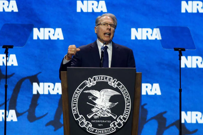 Wayne LaPierre demisionează din funcţia de director al NRA cu trei zile înaintea începerii unui proces de corupţie împotriva organizaţiei la New York