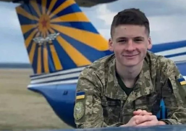 Un tânăr pilot ucrainean de MiG-29, Vladislav Zalistovskii, în vârstă de 23 de ani, cu indicativul ”Casca Albastră”, ucis într-o misiune de luptă. Kievul a pierdut în război cel puţin 22 de avioane MiG-29