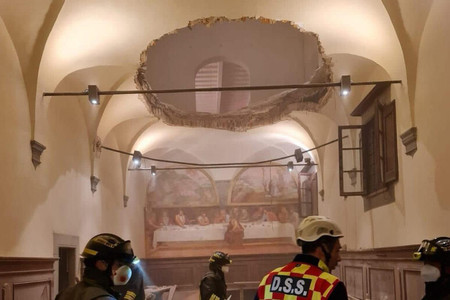 Italia: 30 de persoane rănite, după ce podeaua unei săli dintr-un restaurant s-a prăbuşit în timpul unei nunţi