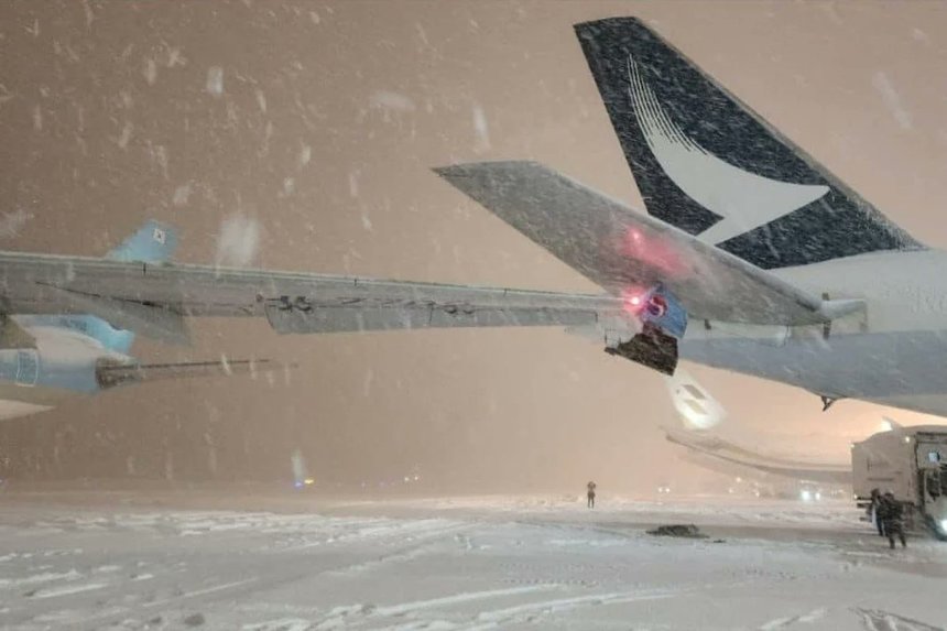Nou incident aviatic pe un aeroport din Japonia: două avioane s-au acroşat pe pistă