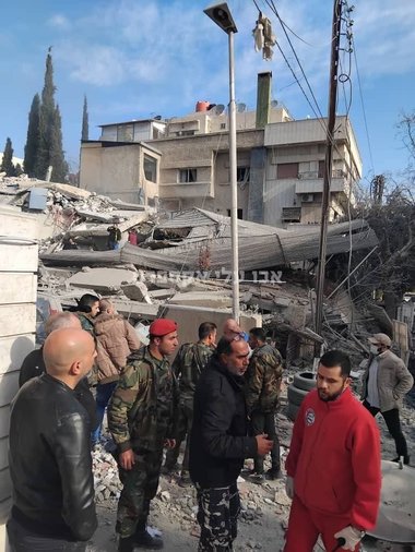 Gardienii Revoluţiei din Iran anunţă că patru dintre membrii săi au fost ucişi în atacul din Siria, atribuit Israelului