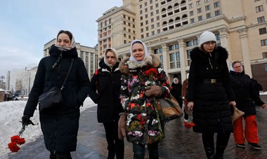 Incident stânjenitor la sediul de campanie al lui Putin. Soţia unui soldat trimis să lupte în Ucraina cere să fie adus acasă